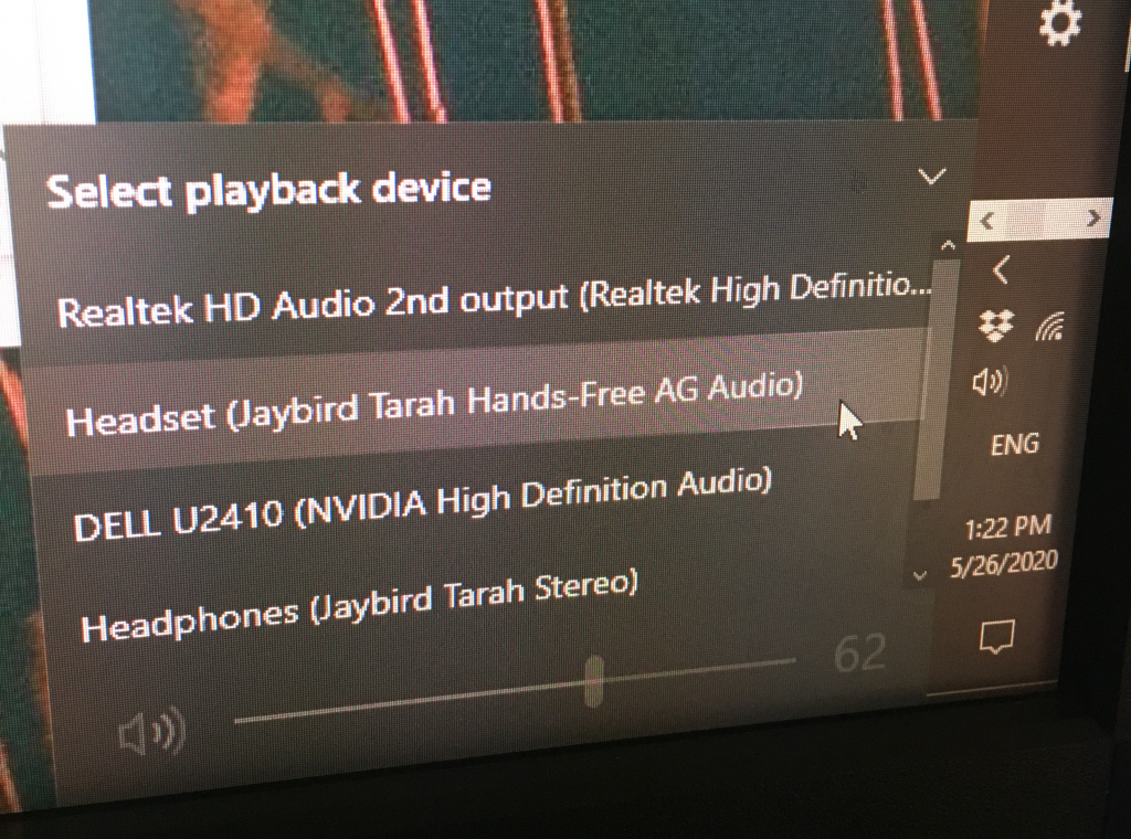 audio cutting in and out windows 10